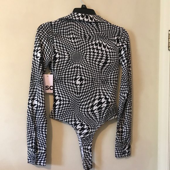 NEW NWT Long Sleeve Collared Bodysuit. Black/White. Size XSqorn businees - Picture 8 of 8